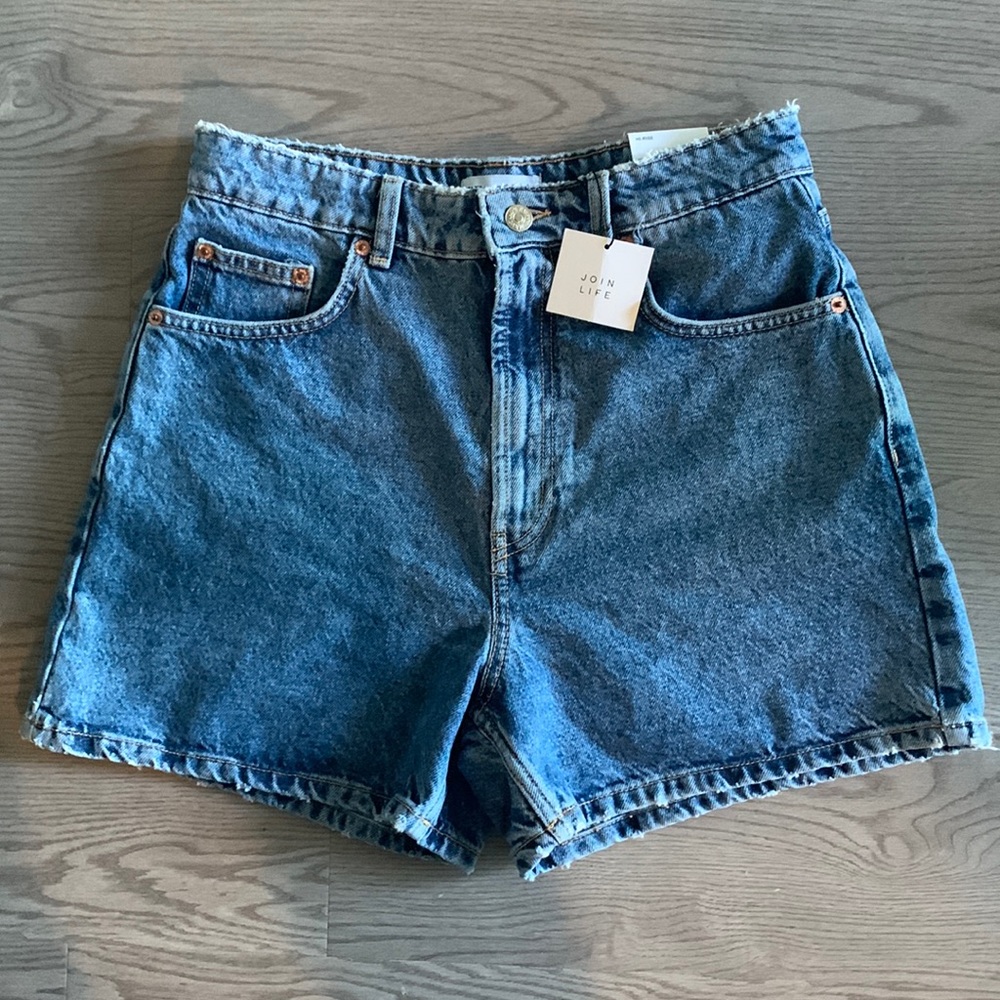ZARA Size 40 (8) high rise mom shorts